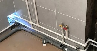 Разводка труб для ванной комнаты в Пскове - доступные цены от 1526 руб. и профессиональный монтаж