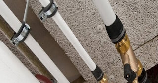 Замена труб водоснабжения в квартире: цена от 2034 руб. - СантехДомПск